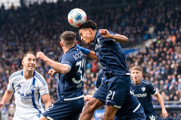 Deutschland: 2. Bundesliga 2025 26 VfL Bochum vs. FC Schalke 04 20. Spieltag Samstag, 31.01.2026 Vonovia Ruhrstadion (Nordrhein-Westfalen, Deutschland) Francis Onyeka (VfL Bochum, 21)