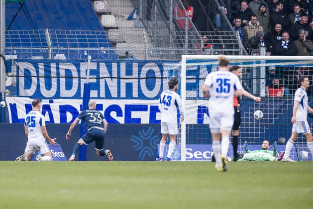 2. Fussball Bundesliga, VfL Bochum - FC Schalke 04; 31.01.2026 Philipp Hofmann (VfL Bochum, 33) schießt das Tor zum 2:0 2. Fussball Bundesliga, VfL Bochum - FC Schalke 04, Bochum, VONONVIA Ruhrstadion, 31.01.2026 DFL REGULATIONS PROHIBIT ANY USE OF PHOTOGRAPHS AS IMAGE SEQUENCES AND OR QUASI-VIDEO.