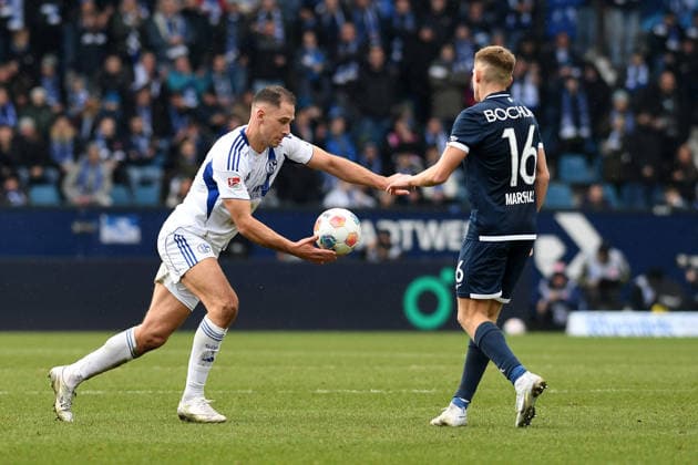 Nikola Katic (FC Schalke 04) und Callum Marshall (VfL Bochum) gestikuliert, gestik waehrend des Spiels der 2. Bundesliga zwischen VfL Bochum und FC Schalke 04, Vonovia Ruhrstadion am 31. January 2026 in Bochum, Deutschland. (Foto von Ralf Treese DeFodi Images) +++ Nikola Katic (FC Schalke 04) und Callum Marshall (VfL Bochum) gestures during the 2. Bundesliga match between VfL Bochum and FC Schalke 04 at Vonovia Ruhrstadion on January 31, 2026 in Bochum, Germany. (Photo by Ralf Treese DeFodi Images) (Photo by Ralf Treese DeFodi Images) -