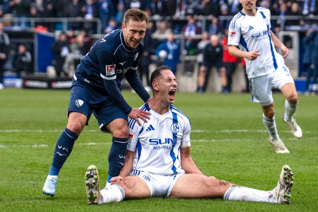 Deutschland: 2. Bundesliga 2025 26 VfL Bochum vs. FC Schalke 04 20. Spieltag Samstag, 31.01.2026 Vonovia Ruhrstadion (Nordrhein-Westfalen, Deutschland) Nikola Katic (Schalke 04, 25) Felix Passlack (VfL Bochum, 15)