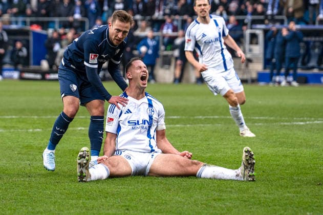 Deutschland: 2. Bundesliga 2025 26 VfL Bochum vs. FC Schalke 04 20. Spieltag Samstag, 31.01.2026 Vonovia Ruhrstadion (Nordrhein-Westfalen, Deutschland) Nikola Katic (Schalke 04, 25) Felix Passlack (VfL Bochum, 15)