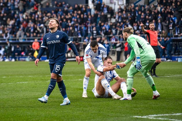 Deutschland: 2. Bundesliga 2025 26 VfL Bochum vs. FC Schalke 04 20. Spieltag Samstag, 31.01.2026 Vonovia Ruhrstadion (Nordrhein-Westfalen, Deutschland) Nikola Katic (Schalke 04, 25) Felix Passlack (VfL Bochum, 15) Loris Karius (Schalke 04, 1)