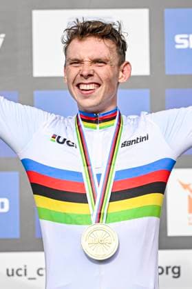 UCI World Championships 2026 Hulst HULST, THE NETHERLANDS - JANUARY 31 : Dockx Aaron (Bel) celebrating his victory on the podium during the 2026 UCI Cyclo-Cross World Championships for Men Under 23 on January 31, 2026 in Hulst, The Netherlands, 31 01 2026 Hulst The Netherlands  Copyright: xNicoxVereeckenx