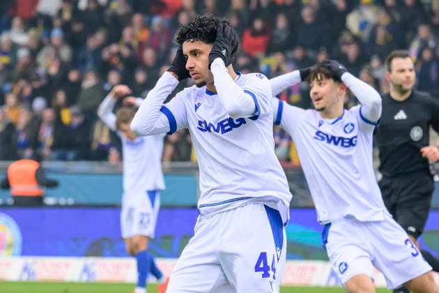 In the picture, from left: Eymen Laghrissi KSC, sad, depressed, angry, emotional, GER, Braunschweig, Eintracht Braunschweig gegen Karlsruher SC, 2. Bundesliga, soccer, DFB, 2025 2026 season, Eintracht Stadion, match day, DFB DFL REGULATIONS PROHIBIT ANY USE OF PHOTOGRAPHS AS IMAGE SEQUENCES AND OR QUASI-VIDEO, 31.01.2026,
