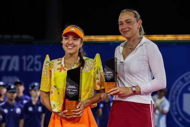 (260131) -- MANILA, Jan. 31, 2026 -- Camila Osorio (L) of Colombia and Donna Vekic of Croatia pose with their trophies during the awarding ceremony for the women s singles at the WTA, Tennis Damen Philippine Women s Open in Manila, the Philippines, Jan. 31, 2026. ) (SP)PHILIPPINES-MANILA-TENNIS-WTA PHILIPPINE WOMEN S OPEN ROUELLExUMALI 