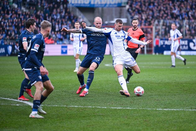 31.01.2026, Fussball, 2. Bundesliga, Saison 2025 2026, 20. Spieltag, VfL Bochum - FC Schalke 04, Philipp Hofmann (VfL Bochum 1848), Vitalie Becker (FC Schalke 04) xRHR-FOTO YYx