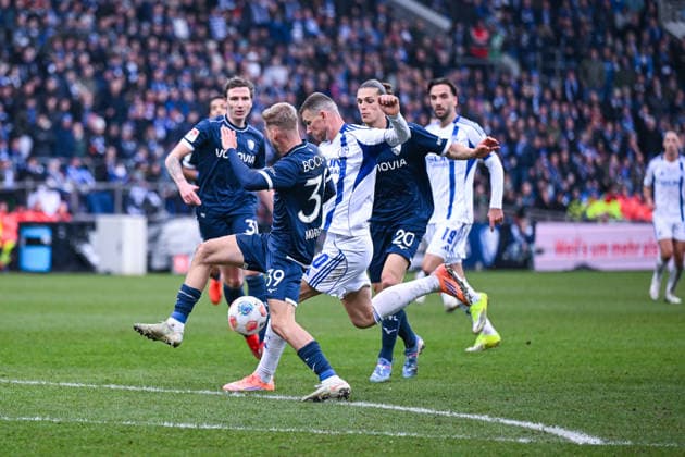 31.01.2026, Fussball, 2. Bundesliga, Saison 2025 2026, 20. Spieltag, VfL Bochum - FC Schalke 04, Leandro Morgalla (VfL Bochum 1848), Edin DÅ¾eko Dzeko (FC Schalke 04) xRHR-FOTO YYx