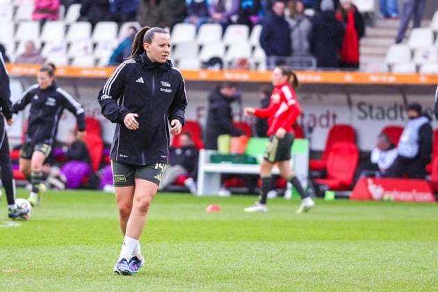 260131 SGS ESSEN VS FC UNION BERLIN Hannah Eurlings (14) of Union Berlin pictured during the warm up before a female soccer game between SGS Essen and FC Union Berlin on the 16 th matchday of the 2025-2026 season of the Google Pixel Frauen Bundesliga , on Saturday 31 January 2026 in Essen , Germany . PHOTO SPORTPIX Sevil Oktem Essen Stadion an der Hafenstraße Germany  Copyright: xSportpix.bex xSevilxOktemxSevilxOktemx
