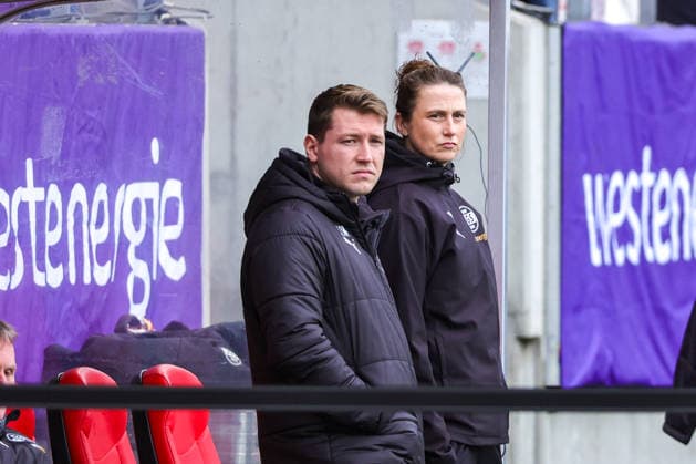 260131 SGS ESSEN VS FC UNION BERLIN head coach Heleen Jaques of SGS Essen (r) pictured during a female soccer game between SGS Essen and FC Union Berlin on the 16 th matchday of the 2025-2026 season of the Google Pixel Frauen Bundesliga , on Saturday 31 January 2026 in Essen , Germany . PHOTO SPORTPIX Sevil Oktem Essen Stadion an der Hafenstraße Germany  Copyright: xSportpix.bex xSevilxOktemxSevilxOktemx