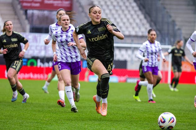 260131 SGS ESSEN VS FC UNION BERLIN Lia Kamber (41) of Union Berlin with the ball during a female soccer game between SGS Essen and FC Union Berlin on the 16 th matchday of the 2025-2026 season of the Google Pixel Frauen Bundesliga , on Saturday 31 January 2026 in Essen , Germany . PHOTO SPORTPIX Sevil Oktem Essen Stadion an der Hafenstraße Germany  Copyright: xSportpix.bex xSevilxOktemxSevilxOktemx