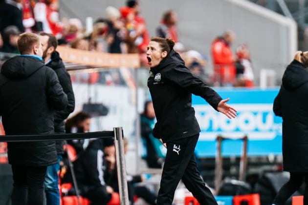 Google Pixel Frauen-Bundesliga: SGS Essen- 1.FC Union Berlin; 31.01.2026 Heleen Jaques (SGS Essen, Trainerin) jubelt zum 1:0 durch Paulina Platner (SGS Essen, 25) Google Pixel Frauen-Bundesliga: SGS Essen- 1.FC Union Berlin: Essen, Stadion an der Hafenstraße ;31.01.2025 DFB REGULATIONS PROHIBIT ANY USE OF PHOTOGRAPHS AS IMAGE SEQUENCES AND OR QUASI-VIDEO. Copyright: xBEAUTIFULxSPORTS Freisenx