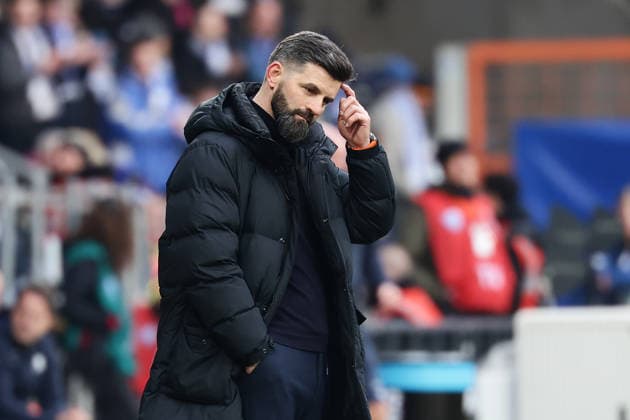 Bochum, Germany, 31.01.26, Miron Muslic Cheftrainer (FC Schalke 04) guckt enttaeuscht,während des Spiels der 2. Bundesliga zwischen VfL 1848 Bochum - FC Schalke 04 im Vonovia Ruhrstadion in Bochum. (Photo by Joachim Bywaletz) DFB DFL REGULATIONS PROHIBIT ANY USE OF PHOTOGRAPHS AS IMAGE SEQUENCES AND OR QUASI-VIDEO.