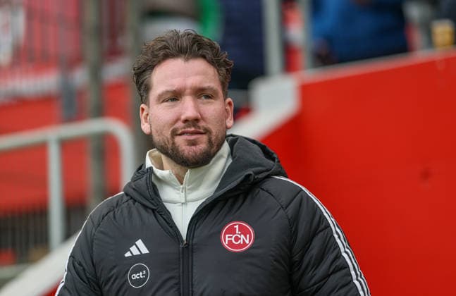 GER, Leverkusen, Bayer Leverkusen vs 1. FC Nürnberg, Google Pixel Frauen Bundesliga, Fussball, DFB, Spielzeit 2025 2026, Ulrich-Haberland-Stadion, 16. Spieltag im Bild: Thomas Oostendorp (Trainer FC Nürnberg Frauen) DFB DFL REGULATIONS PROHIBIT ANY USE OF PHOTOGRAPHS AS IMAGE SEQUENCES AND OR QUASI-VIDEO, 31.01.2026 Copyright: HMBxMedia HendrikxHamelau