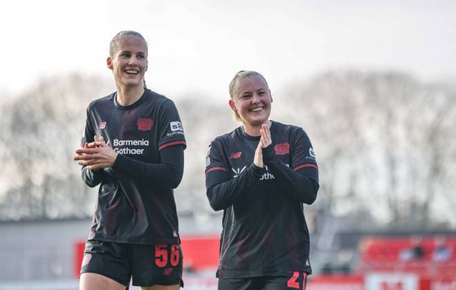 GER, Leverkusen, Bayer Leverkusen vs 1. FC Nürnberg, Google Pixel Frauen Bundesliga, Fussball, DFB, Spielzeit 2025 2026, Ulrich-Haberland-Stadion, 16. Spieltag im Bild v.l.: Juliette Vidal (Bayer Leverkusen 56), Vanessa Fudalla (Bayer Leverkusen Frauen 21) DFB DFL REGULATIONS PROHIBIT ANY USE OF PHOTOGRAPHS AS IMAGE SEQUENCES AND OR QUASI-VIDEO, 31.01.2026 Copyright: HMBxMedia HendrikxHamelau