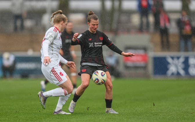 GER, Leverkusen, Bayer Leverkusen vs 1. FC Nürnberg, Google Pixel Frauen Bundesliga, Fussball, DFB, Spielzeit 2025 2026, Ulrich-Haberland-Stadion, 16. Spieltag im Bild v.l.: Franziska Mai (1. FC Nürnberg Frauen 18), Kristin Kögel (Bayer Leverkusen 11), Zweikampf DFB DFL REGULATIONS PROHIBIT ANY USE OF PHOTOGRAPHS AS IMAGE SEQUENCES AND OR QUASI-VIDEO, 31.01.2026 Copyright: HMBxMedia HendrikxHamelau