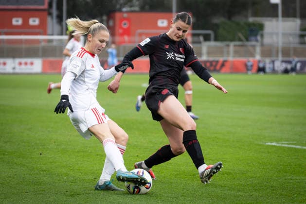 Frauen Fußball-Bundesliga; Bayer 04 Leverkusen - 1. FC Nürnberg, 31.01.2026 Fany Proniez (1. FC Nürnberg, 3), Katharina Piljic (Bayer 04 Leverkusen, 6); Bayer 04 Leverkusen - 1. FC Nürnberg an Spieltag 16 der Google Pixel Frauen-Bundesliga am 31.01.2026 im Ulrich-Haberland-Stadion in Leverkusen (Nordrhein-Westfalen). DFL REGULATIONS PROHIBIT ANY USE OF PHOTOGRAPHS AS IMAGE SEQUENCES AND OR QUASI-VIDEO. Copyright: xBEAUTIFULxSPORTS AxelxKohringx