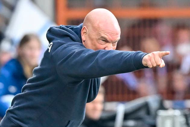 Uwe Rösler Roesler (Bochum) Mimik starker Gesichtsausdruck Emotion. Gestik Geste gestikuliert 31.01.2026 Fussball VfL Bochum vs FC Schalke 04, Vonovia Ruhrstadion, Bochum, DFB DFL REGULATIONS PROHIBIT ANY USE OF PHOTOGRAPHS AS IMAGE SEQUENCES AND OR QUASI-VIDEO