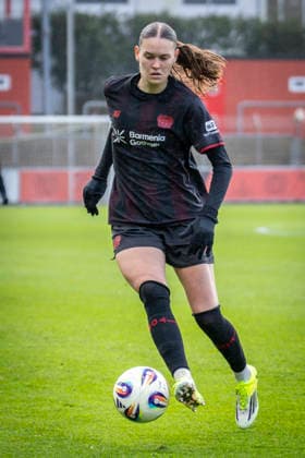 Frauen Fußball-Bundesliga; Bayer 04 Leverkusen - 1. FC Nürnberg, 31.01.2026 Valentina Mädl (Bayer 04 Leverkusen, 17); Bayer 04 Leverkusen - 1. FC Nürnberg an Spieltag 16 der Google Pixel Frauen-Bundesliga am 31.01.2026 im Ulrich-Haberland-Stadion in Leverkusen (Nordrhein-Westfalen). DFL REGULATIONS PROHIBIT ANY USE OF PHOTOGRAPHS AS IMAGE SEQUENCES AND OR QUASI-VIDEO. Copyright: xBEAUTIFULxSPORTS AxelxKohringx