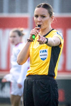 Frauen Fußball-Bundesliga; Bayer 04 Leverkusen - 1. FC Nürnberg, 31.01.2026 Fabienne Michel (Gau-Odernheim); Bayer 04 Leverkusen - 1. FC Nürnberg an Spieltag 16 der Google Pixel Frauen-Bundesliga am 31.01.2026 im Ulrich-Haberland-Stadion in Leverkusen (Nordrhein-Westfalen). DFL REGULATIONS PROHIBIT ANY USE OF PHOTOGRAPHS AS IMAGE SEQUENCES AND OR QUASI-VIDEO. Copyright: xBEAUTIFULxSPORTS AxelxKohringx