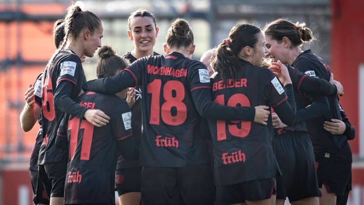Frauen Fußball-Bundesliga; Bayer 04 Leverkusen - 1. FC Nürnberg, 31.01.2026 Torjubel nach dem 4:0 durch Vanessa Fudalla (Bayer 04 Leverkusen, 21); Bayer 04 Leverkusen - 1. FC Nürnberg an Spieltag 16 der Google Pixel Frauen-Bundesliga am 31.01.2026 im Ulrich-Haberland-Stadion in Leverkusen (Nordrhein-Westfalen). DFL REGULATIONS PROHIBIT ANY USE OF PHOTOGRAPHS AS IMAGE SEQUENCES AND OR QUASI-VIDEO. Copyright: xBEAUTIFULxSPORTS AxelxKohringx