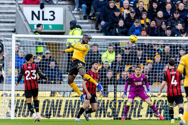 Wolverhampton Wanderers v Bournemouth, Premier League Wolverhampton Wanderers forward Tolu Arokodare (14) heads the ball on during the Premier League match between Wolverhampton Wanderers and Bournemouth at Molineux, Wolverhampton, UK on 31 January 2026. Wolverhampton Molineux West Midlands UK Editorial use only DataCo restrictions apply See www.football-dataco.com , Copyright: xManjitxNarotrax PSI-23661-0004