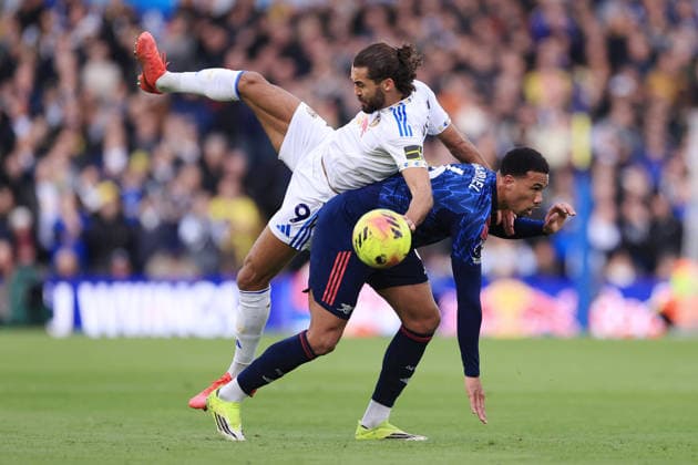 Football - Premier League - Leeds United v Arsenal 31st January 2026 - Premier League - Leeds United v Arsenal - Gabriel of Arsenal battles with Dominic Calvert-Lewin of Leeds United - Photo: Simon Stacpoole Offside. Leeds UK Copyright: xSimonxStacpoolexOffside