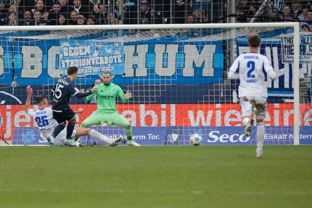 31.01.2026, xgrfx, Fussball 2.Bundesliga, VfL Bochum - FC Schalke 04 v.l. Nikola Katic (FC Schalke 04), Felix Passlack (VfL Bochum), Loris Karius, Felipe Sanchez (FC Schalke 04) (DFL DFB REGULATIONS PROHIBIT ANY USE OF PHOTOGRAPHS as IMAGE SEQUENCES and or QUASI-VIDEO) Bochum