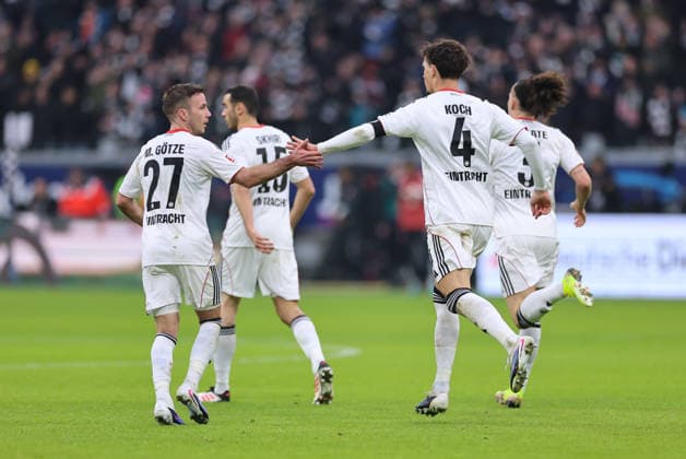 31.01.2026, Fussball Bundesliga, Eintracht Frankfurt - Bayer 04 Leverkusen, v.l., Torjubel zum 1:2 durch Robin Koch (Eintracht Frankfurt), Mario Götze (Eintracht Frankfurt), Goal celebration, celebrate the goal DFL DFB REGULATIONS PROHIBIT ANY USE OF PHOTOGRAPHS AS IMAGE SEQUENCES AND OR QUASI-VIDEO. xdcx *** 31 01 2026, Soccer Bundesliga, Eintracht Frankfurt Bayer 04 Leverkusen, v l , Goal celebration to 1 2 by Robin Koch Eintracht Frankfurt , Mario Götze Eintracht Frankfurt , Goal celebration, celebrate the goal DFL DFB REGULATIONS PROHIBIT ANY USE OF PHOTOGRAPHS AS IMAGE SEQUENCES AND OR QUASI VIDEO xdcx Copyright: HMBxMedia Claus