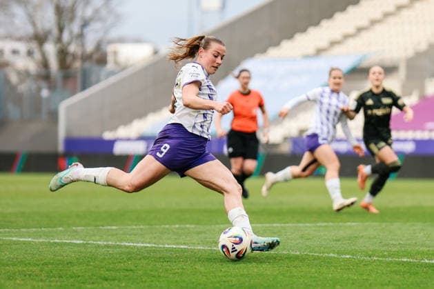Google Pixel Frauen-Bundesliga: SGS Essen- 1.FC Union Berlin; 31.01.2026 Romona Maier (SGS Essen, 9) am Ball Google Pixel Frauen-Bundesliga: SGS Essen- 1.FC Union Berlin: Essen, Stadion an der Hafenstraße ;31.01.2025 DFB REGULATIONS PROHIBIT ANY USE OF PHOTOGRAPHS AS IMAGE SEQUENCES AND OR QUASI-VIDEO. Copyright: xBEAUTIFULxSPORTS Freisenx