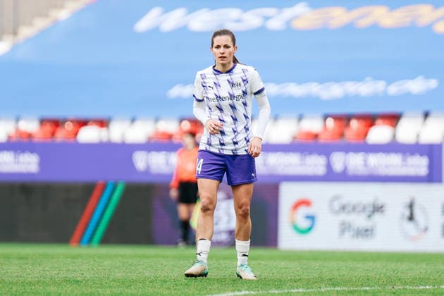 Google Pixel Frauen-Bundesliga: SGS Essen- 1.FC Union Berlin; 31.01.2026 Shari van Belle (SGS Essen, 14) Google Pixel Frauen-Bundesliga: SGS Essen- 1.FC Union Berlin: Essen, Stadion an der Hafenstraße ;31.01.2025 DFB REGULATIONS PROHIBIT ANY USE OF PHOTOGRAPHS AS IMAGE SEQUENCES AND OR QUASI-VIDEO. Copyright: xBEAUTIFULxSPORTS Freisenx