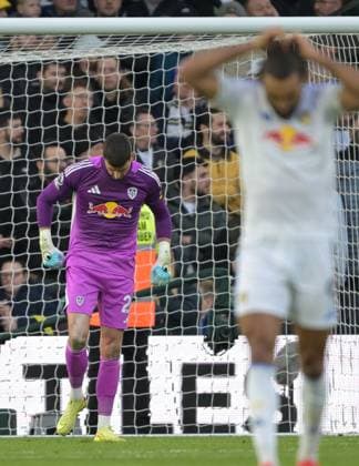 Goalkeeper Karl Darlow of Leeds United looks dejected after scoring an own goal 0-2 Leeds United v Arsenal, Premier League, Football, Elland Road, Leeds, UK - 31 Jan 2026Leeds Elland Road United Kingdom EDITORIAL USE ONLY No use with unauthorised audio, video, data, fixture lists, club league logos or live services. Online in-match use limited to 120 images, no video emulation. No use in betting, games or single club league player publications. Copyright: xGreigxCowie Shutterstockx 16496741aj