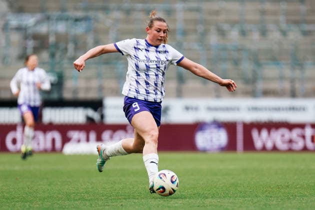 Google Pixel Frauen-Bundesliga: SGS Essen- 1.FC Union Berlin; 31.01.2026 Romona Maier (SGS Essen, 9) am Ball Google Pixel Frauen-Bundesliga: SGS Essen- 1.FC Union Berlin: Essen, Stadion an der Hafenstraße ;31.01.2025 DFB REGULATIONS PROHIBIT ANY USE OF PHOTOGRAPHS AS IMAGE SEQUENCES AND OR QUASI-VIDEO. Copyright: xBEAUTIFULxSPORTS Freisenx