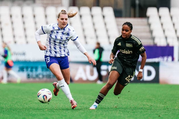 Google Pixel Frauen-Bundesliga: SGS Essen- 1.FC Union Berlin; 31.01.2026 Maike Beretzen (SGS Essen, 13) im Zweikampf mit Naika Reissner (1.FC Union Berlin, 42) Google Pixel Frauen-Bundesliga: SGS Essen- 1.FC Union Berlin: Essen, Stadion an der Hafenstraße ;31.01.2025 DFB REGULATIONS PROHIBIT ANY USE OF PHOTOGRAPHS AS IMAGE SEQUENCES AND OR QUASI-VIDEO. Copyright: xBEAUTIFULxSPORTS Freisenx