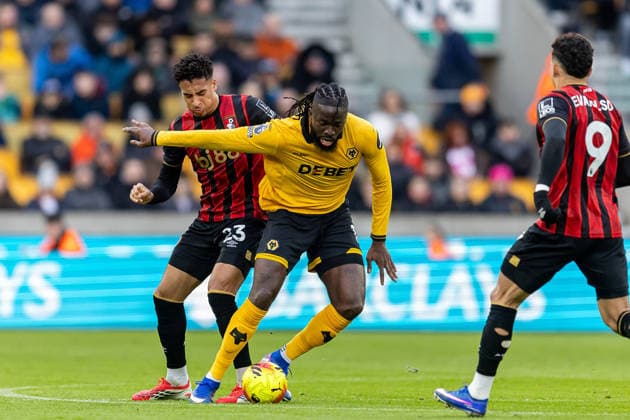 Wolverhampton Wanderers v Bournemouth, Premier League Wolverhampton Wanderers forward Tolu Arokodare (14) battles for possession during the Premier League match between Wolverhampton Wanderers and Bournemouth at Molineux, Wolverhampton, UK on 31 January 2026. Wolverhampton Molineux West Midlands UK Editorial use only DataCo restrictions apply See www.football-dataco.com , Copyright: xManjitxNarotrax PSI-23661-0011