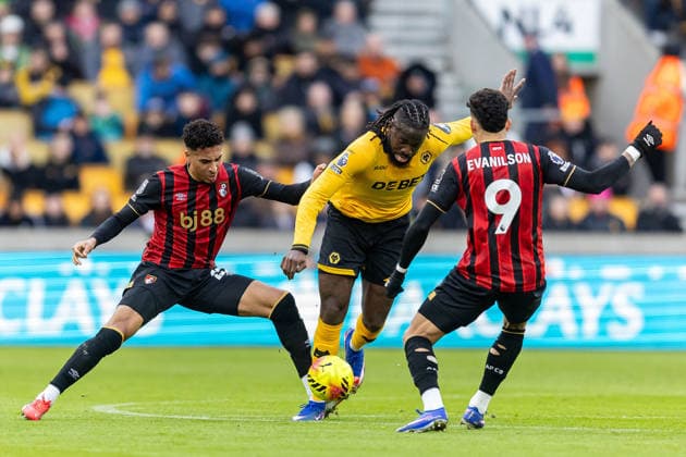 Wolverhampton Wanderers v Bournemouth, Premier League Wolverhampton Wanderers forward Tolu Arokodare (14) battles for possession during the Premier League match between Wolverhampton Wanderers and Bournemouth at Molineux, Wolverhampton, UK on 31 January 2026. Wolverhampton Molineux West Midlands UK Editorial use only DataCo restrictions apply See www.football-dataco.com , Copyright: xManjitxNarotrax PSI-23661-0012