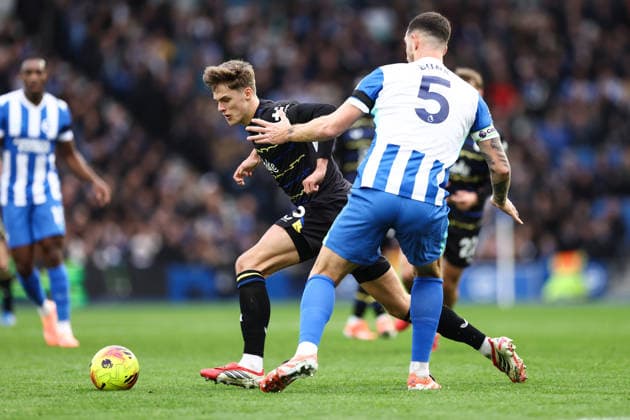 Brighton and Hove Albion v Everton 31 January 2026, Brighton - Premier League Football - Brighton and Hove Albion v Everton - Harrison Armstrong of Everton and Lewis Dunk of Brighton & Hove Albion - Photo: Jacques Feeney Offside. Brighton UK Copyright: xJacquesxFeeneyx xOffsidexOffside