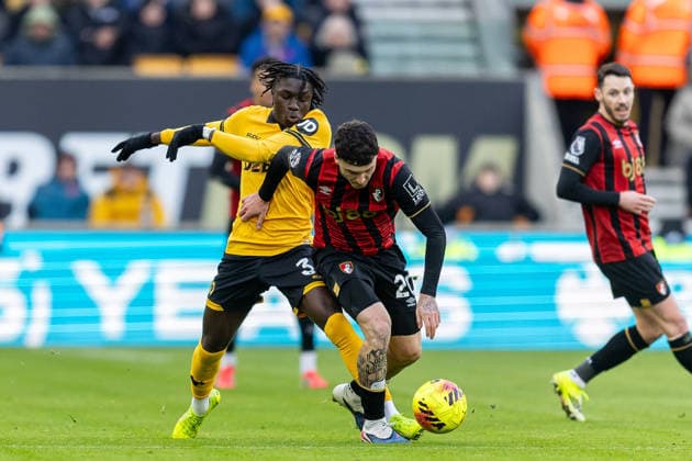 Wolverhampton Wanderers v Bournemouth, Premier League Bournemouth defender Alex Jimenez (20) runs forward with ball during the Premier League match between Wolverhampton Wanderers and Bournemouth at Molineux, Wolverhampton, UK on 31 January 2026. Wolverhampton Molineux West Midlands UK Editorial use only DataCo restrictions apply See www.football-dataco.com , Copyright: xManjitxNarotrax PSI-23661-0014
