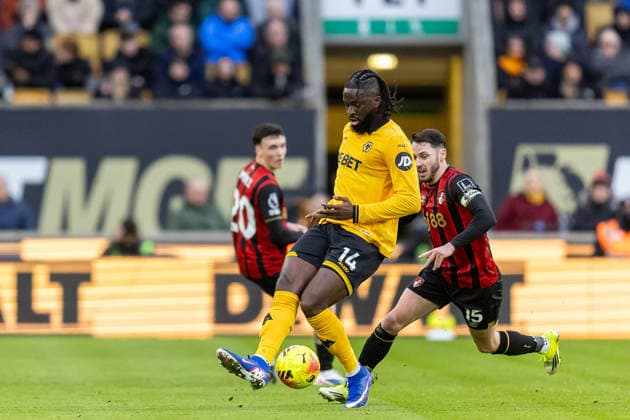 Wolverhampton Wanderers v Bournemouth, Premier League Wolverhampton Wanderers forward Tolu Arokodare (14) controls ball during the Premier League match between Wolverhampton Wanderers and Bournemouth at Molineux, Wolverhampton, UK on 31 January 2026. Wolverhampton Molineux West Midlands UK Editorial use only DataCo restrictions apply See www.football-dataco.com , Copyright: xManjitxNarotrax PSI-23661-0020