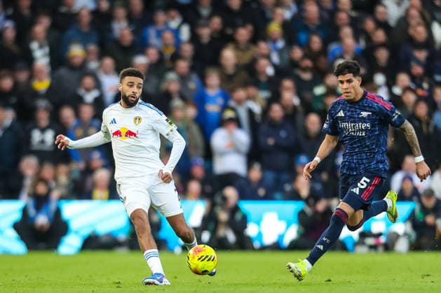 Leeds United v Arsenal, Premier League Jayden Bogle Of Leeds United Under pressure from Piero HincapiÃ Of Arsenal during the Leeds United v Arsenal Premier League match at Elland Road, Leeds, England on 31 January 2026 Credit: Lee Keuneke Every Second Media Editorial use only. All images are copyright Every Second Media Limited. No images may be reproduced without prior permission. All rights reserved. Premier League and Football League images are subject to licensing agreements with Football DataCo Limited. see https: www.football-dataco.com Copyright: xIMAGO EveryxSecondxMediax ESM-1781-0057 LeexKeunekex xEveryxSecondxMediax