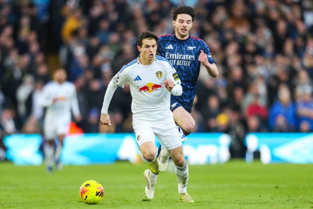 Leeds United v Arsenal, Premier League Brenden Aaronson Of Leeds United Under pressure from Declan Rice Of Arsenal during the Leeds United v Arsenal Premier League match at Elland Road, Leeds, England on 31 January 2026 Credit: Lee Keuneke Every Second Media Editorial use only. All images are copyright Every Second Media Limited. No images may be reproduced without prior permission. All rights reserved. Premier League and Football League images are subject to licensing agreements with Football DataCo Limited. see https: www.football-dataco.com Copyright: xIMAGO EveryxSecondxMediax ESM-1781-0062 LeexKeunekex xEveryxSecondxMediax
