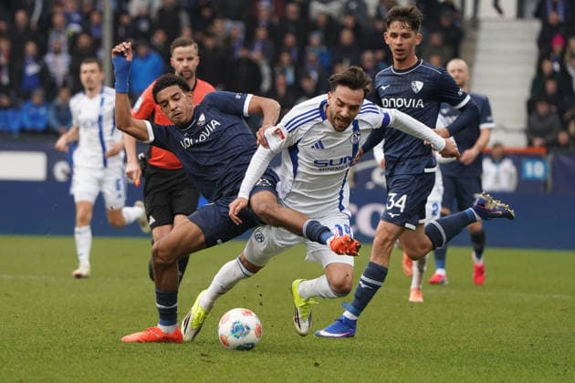 Fussball, 2..BL saison 2025 2026 VFL Bochum vs FC Schalke 04 , 31.01.2026, Vonovia Ruhrstadion Bochum Francis Onyeka, VfL Bochum, Kenan Karaman FC Schalke 04 ,,