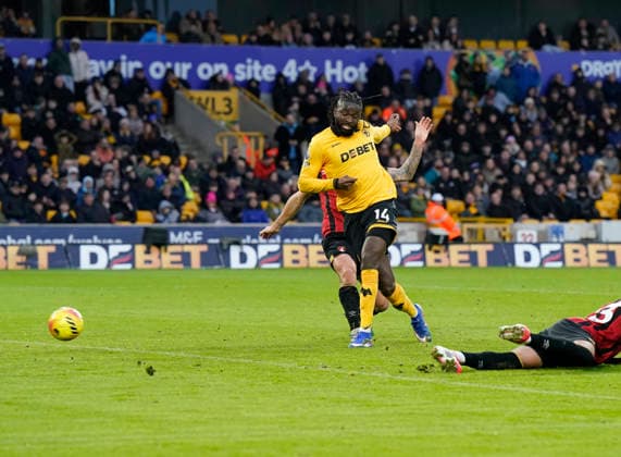 Wolverhampton, England, 31st January 2026. Tolu Arokodare of Wolverhampton Wanderers has a shot saved during the Wolverhampton Wanderers vs AFC Bournemouth Premier League match at Molineux, Wolverhampton. Picture credit should read: Andrew Yates Sportimage EDITORIAL USE ONLY. No use with unauthorised audio, video, data, fixture lists, club league logos or live services. Online in-match use limited to 120 images, no video emulation. No use in betting, games or single club league player publications. SPI_046_AY_Wolves_Bmouth SPI-4493-0044