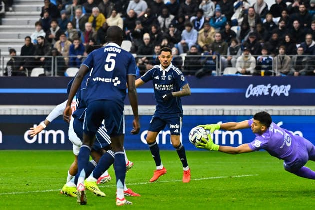 FOOTBALL : Paris FC vs Marseille - Ligue 1 - 31 01 2026 Geronimo Rulli ( 1 - Olympique Marseille ) during the Ligue 1 match between Paris FC and Olympique de Marseille at Stade Jean Bouin on January 31, 2026 in Paris, France. ( Photo by Federico Pestellini PsnewZ ) - ParisFrance  Copyright: xFedericoxPestellinix