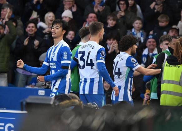 Brighton celebrate after Pascal Gross scores during the Premier League match between Brighton and Hove Albion and Everton at the American Express Stadium, Brighton UK - Saturday 31st January 2026 Brighton v Everton Premier League Football, Amex Stadium, Sussex, UK - 31 Jan 2026Brighton Amex Stadium Sussex United Kingdom Editorial use only. No merchandising. For Football images FA and Premier League restrictions apply inc. no internet mobile usage without FAPL license - for details contact Football Dataco  Copyright: xLizxFinlayson TPI Shutterstockx 16497437ah