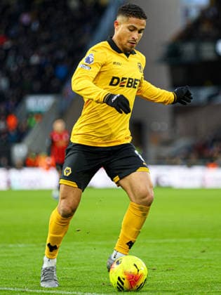 Joao Gomes (8 Wolves) on the ball during the Premier League football match between Wolverhampton Wanderers and Bournemouth at Molineux stadium in Wolverhampton, England Copyright: xNataliexMincher SPPx Sportspressphoto_SPR87268
