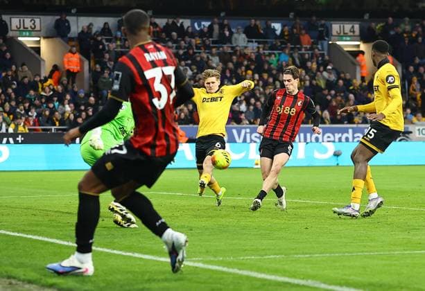 Alex Scott of AFC Bournemouth scores their sides second goal Wolverhampton Wanderers v AFC Bournemouth, Premier League, Football, Molineux, Wolverhampton, UK - 31 Jan 2026Wolverhampton Molineux United Kingdom EDITORIAL USE ONLY No use with unauthorised audio, video, data, fixture lists, club league logos or live services. Online in-match use limited to 120 images, no video emulation. No use in betting, games or single club league player publications. Copyright: xMichaelxZemanek Shutterstockx 16496747aa