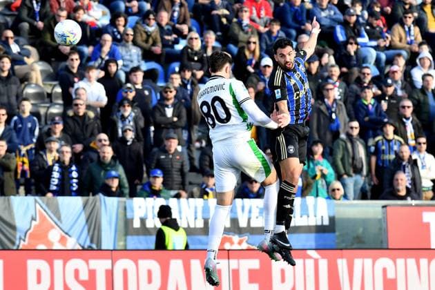 Tarik Muharemovic (Sassuolo) Mehdi Leris (Pisa) during Pisa SC vs US Sassuolo, Italian soccer Serie A match in Pisa, Italy, January 31 2026  Copyright: xGabrielexMasotti IPAxSportx xipa-agency.netx xx IPA_70798100 IPA_Agency_IPA70798100
