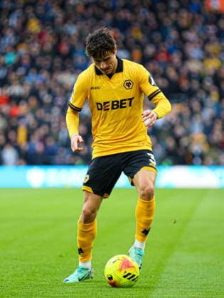 Hugo Bueno (3 Wolves) on the ball during the Premier League football match between Wolverhampton Wanderers and Bournemouth at Molineux stadium in Wolverhampton, England Copyright: xNataliexMincher SPPx Sportspressphoto_SPR87269