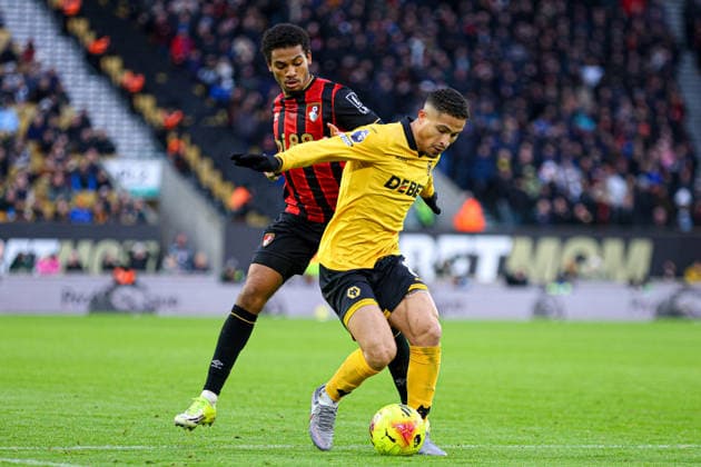 Joao Gomes (8 Wolves) on the ball during the Premier League football match between Wolverhampton Wanderers and Bournemouth at Molineux stadium in Wolverhampton, England Copyright: xNataliexMincher SPPx Sportspressphoto_SPR87272
