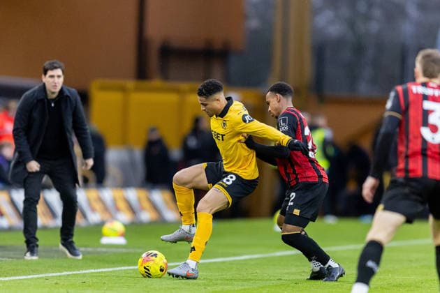 Wolverhampton Wanderers v Bournemouth, Premier League Wolverhampton Wanderers midfielder Joao Gomes (8) battles for possession with Bournemouth forward Eli Junior Kroupi (22) during the Premier League match between Wolverhampton Wanderers and Bournemouth at Molineux, Wolverhampton, UK on 31 January 2026. Wolverhampton Molineux West Midlands UK Editorial use only DataCo restrictions apply See www.football-dataco.com , Copyright: xManjitxNarotrax PSI-23661-0027